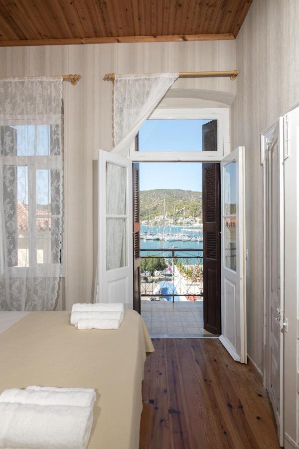 Neoclassical Manor House Poros Town Extérieur photo