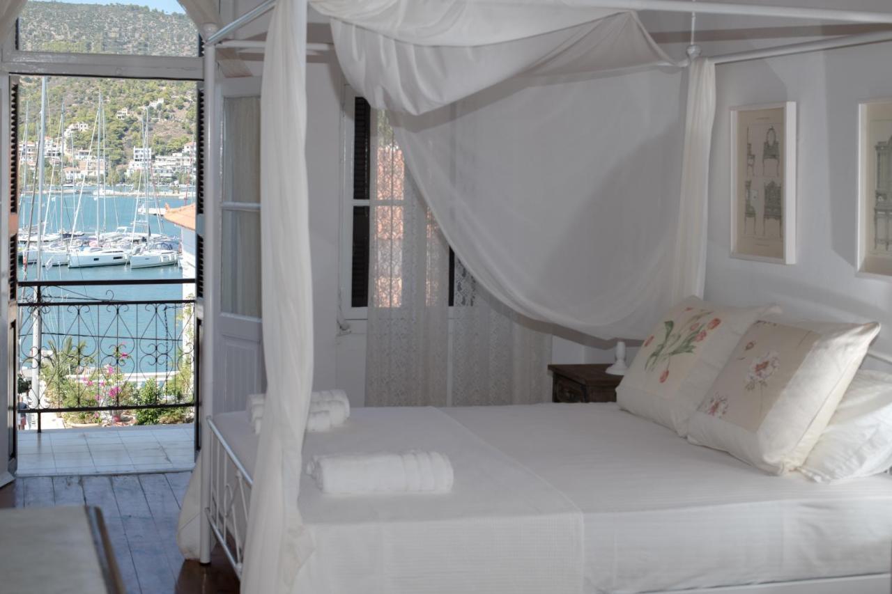 Neoclassical Manor House Poros Town Extérieur photo