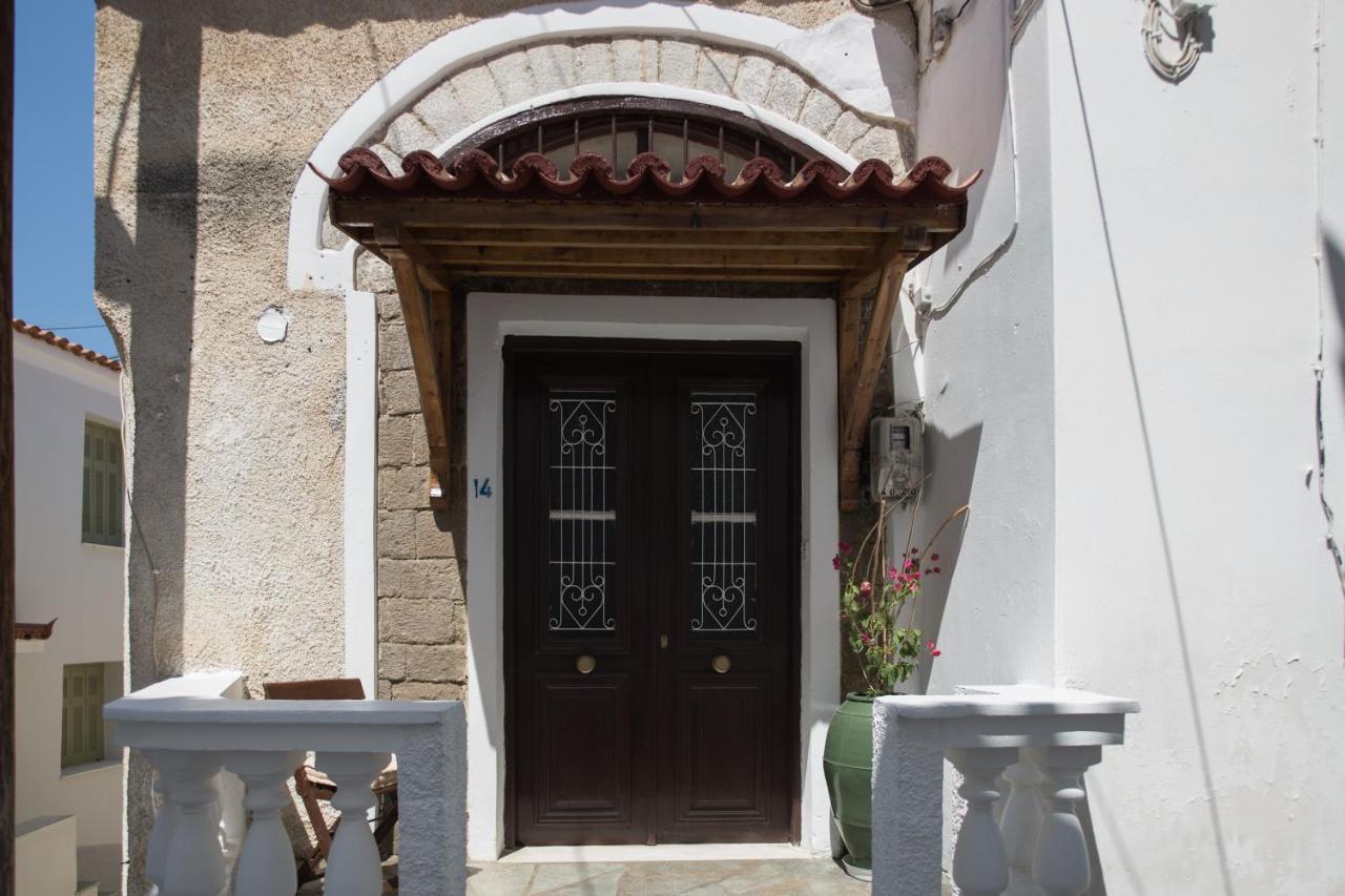Neoclassical Manor House Poros Town Extérieur photo
