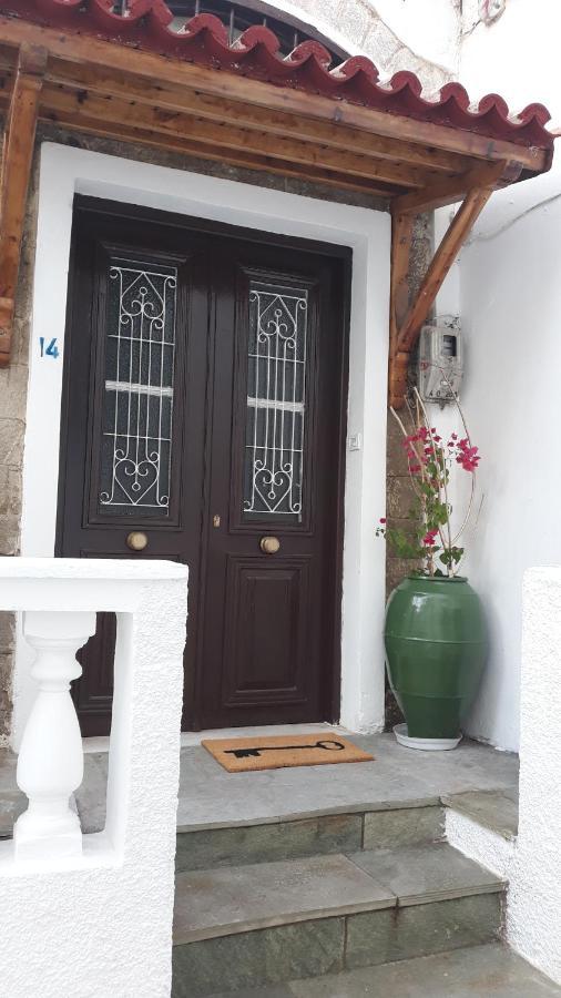 Neoclassical Manor House Poros Town Extérieur photo