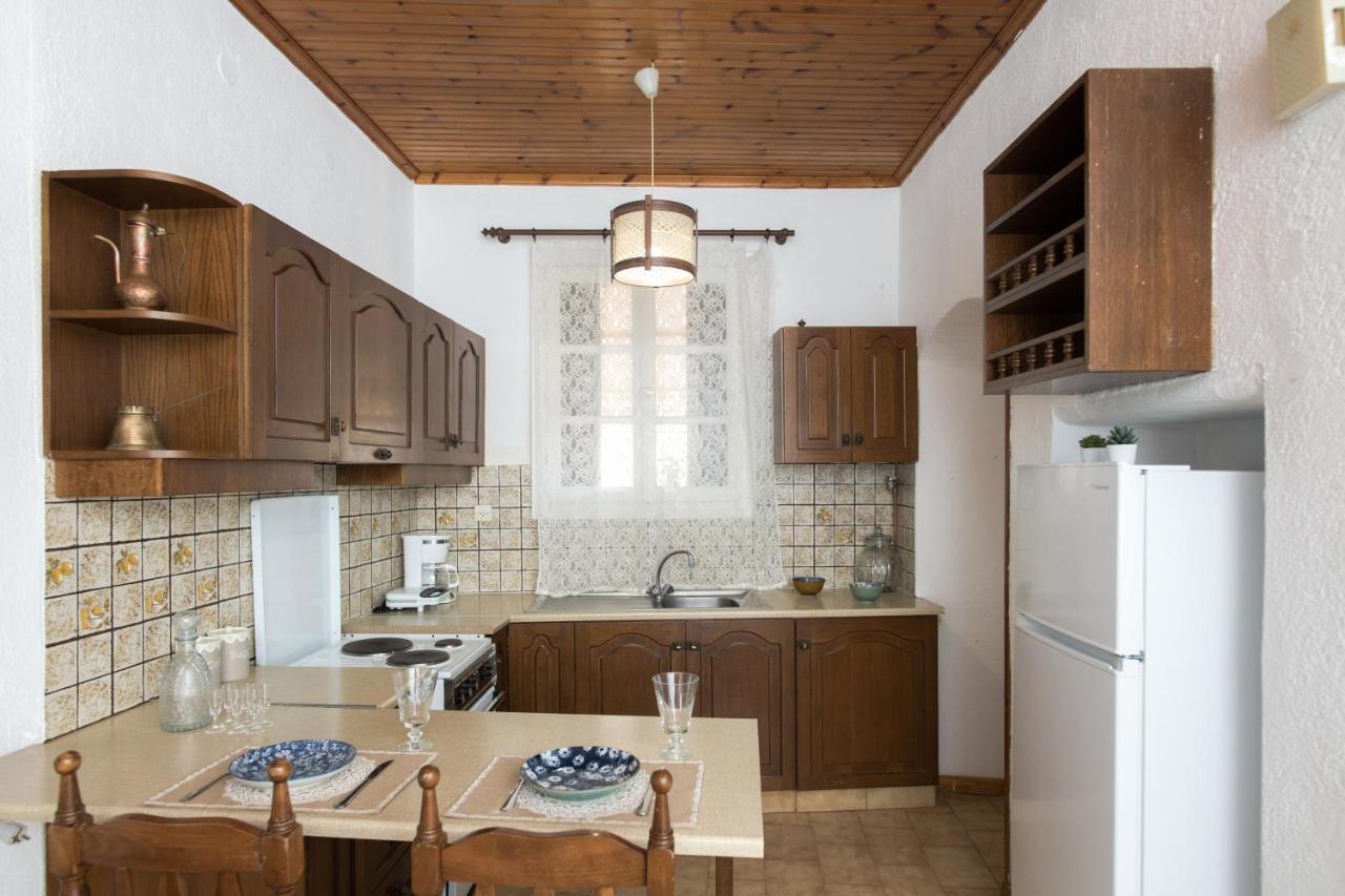 Neoclassical Manor House Poros Town Extérieur photo